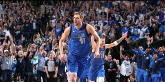 NBA独行侠加时争议绝杀太阳终结对手八连胜登顶联盟引热议
